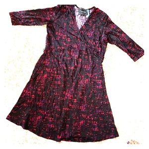 Really pretty maternity faux wrap dress